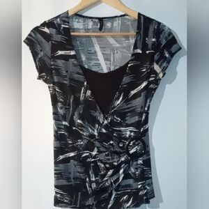 Jason Maxwell Women’s Faux Wrap Blouse Black Gray Abstract Print Buckle Size S